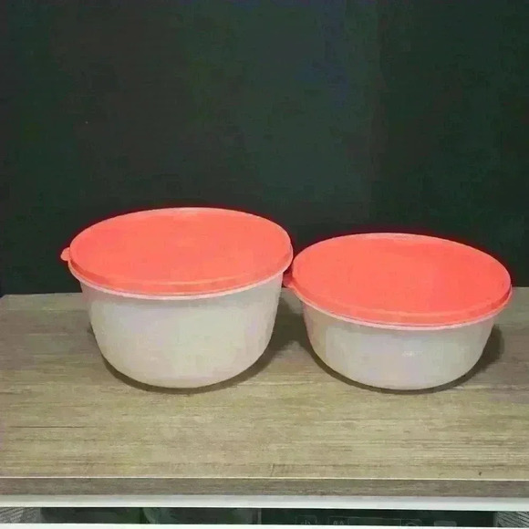 Tupperware 1701 and  1700 lids both 1702, sheer bowl with peach lids - Picture 1 of 8